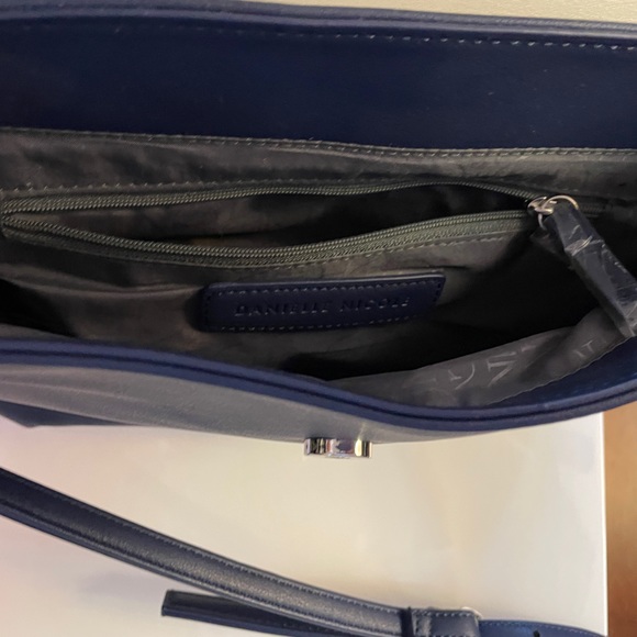 Danielle Nicole Crossbody purse with top handle and removable strap - Picture 8 of 8